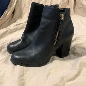 Heeled boots​